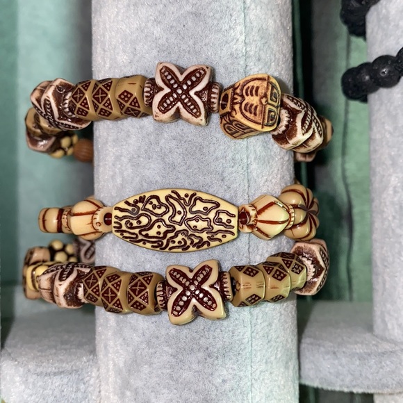 3 hand beaded bracelets. Made by me. - Picture 5 of 5